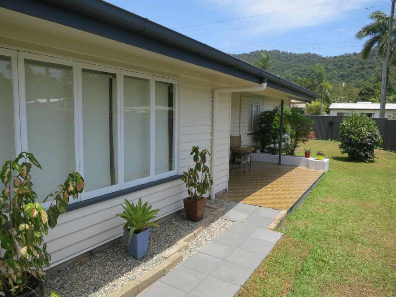Edge Hill Clean & Green Cairns, 7 Minutes From The Airport, 7 Minutes To Cairns Cbd & Reef Fleet Terminal エクステリア 写真