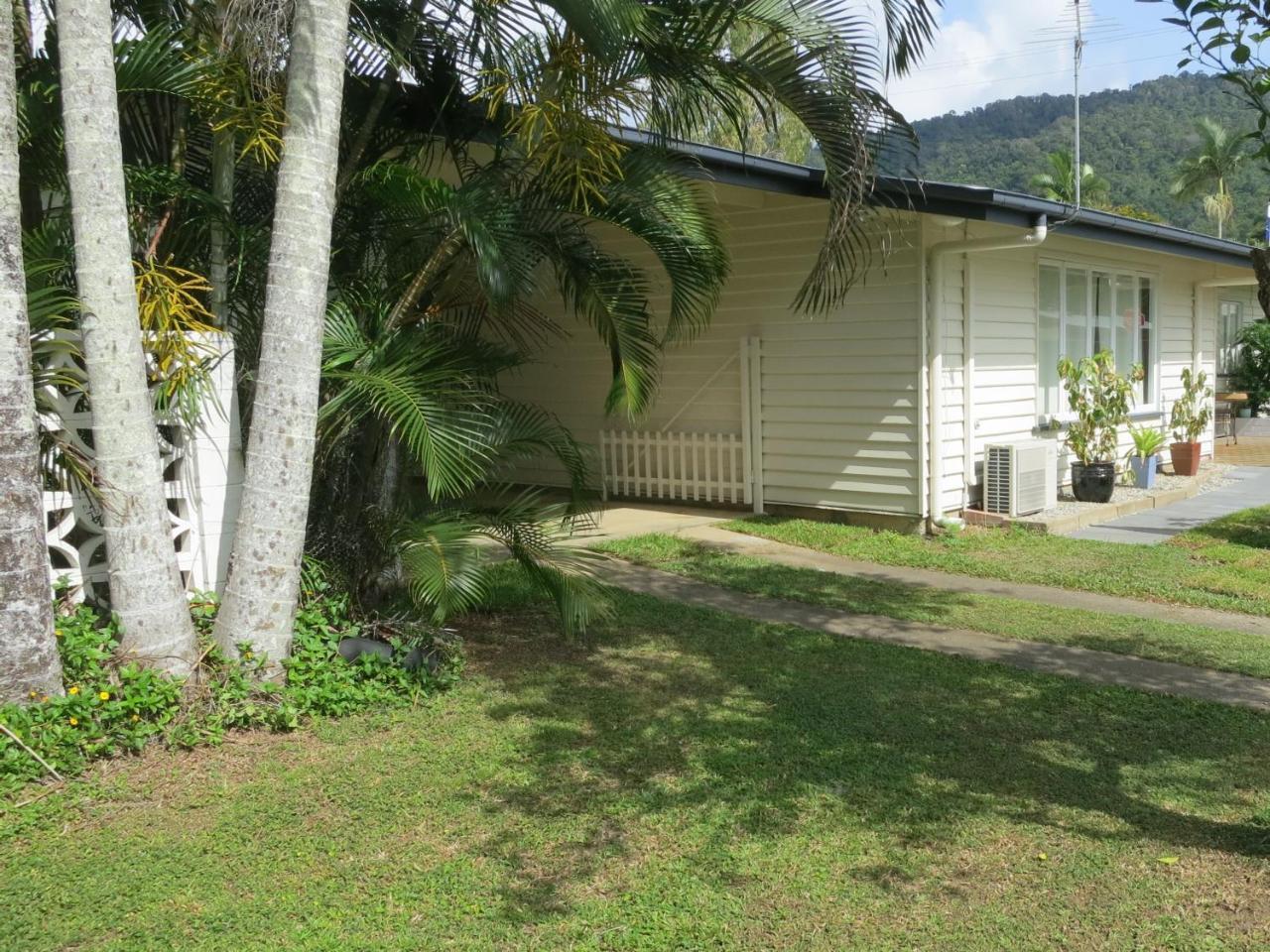 Edge Hill Clean & Green Cairns, 7 Minutes From The Airport, 7 Minutes To Cairns Cbd & Reef Fleet Terminal エクステリア 写真