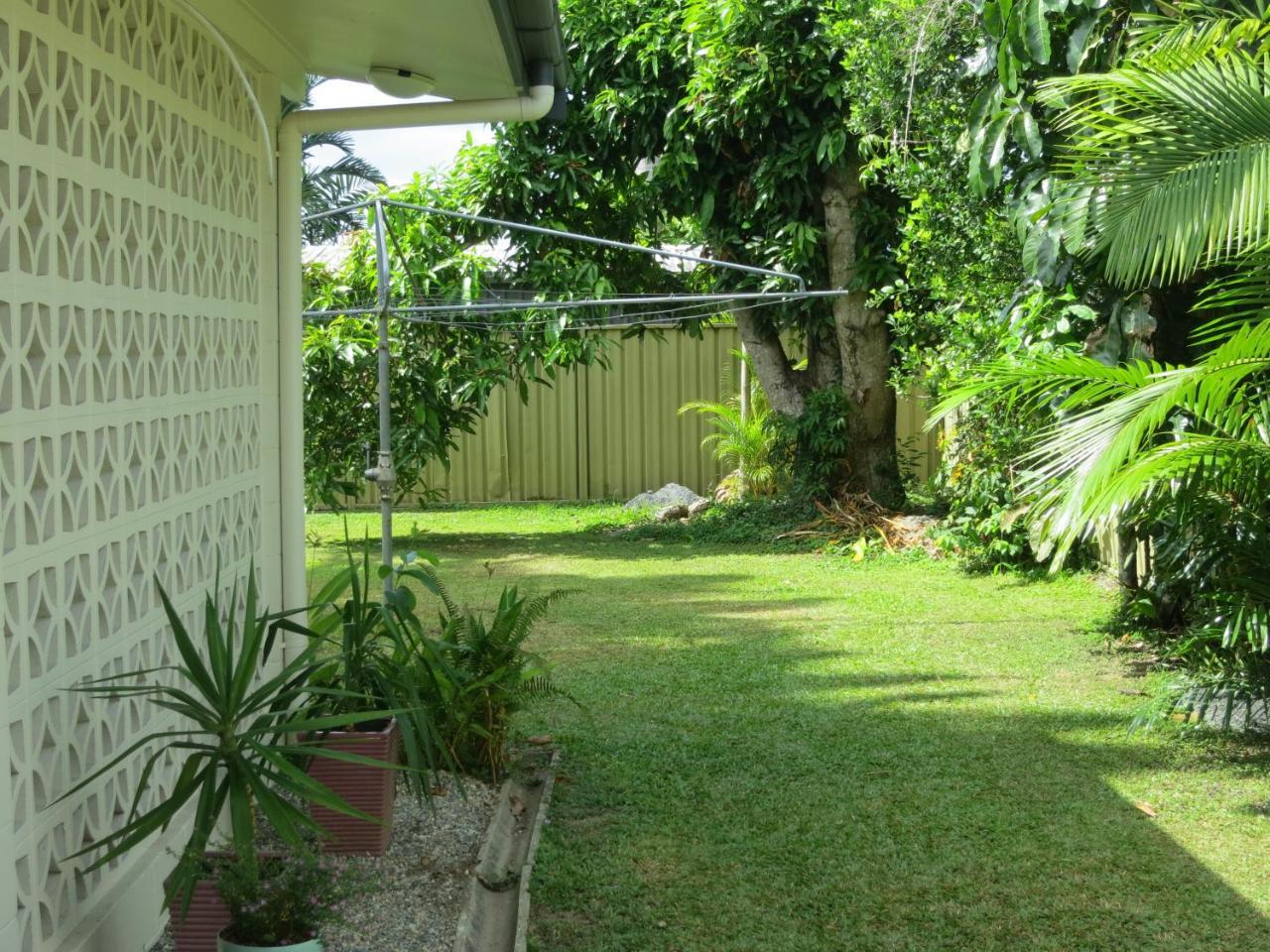 Edge Hill Clean & Green Cairns, 7 Minutes From The Airport, 7 Minutes To Cairns Cbd & Reef Fleet Terminal エクステリア 写真