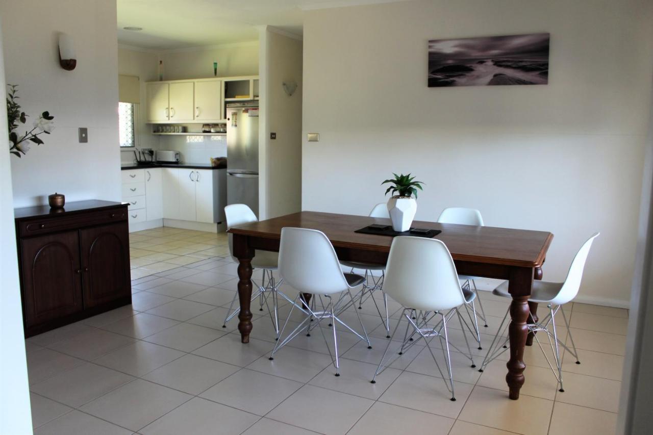 Edge Hill Clean & Green Cairns, 7 Minutes From The Airport, 7 Minutes To Cairns Cbd & Reef Fleet Terminal エクステリア 写真